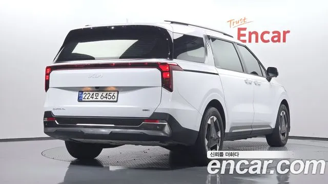 Фотография автомобиля — Kia Carnival Generation 4