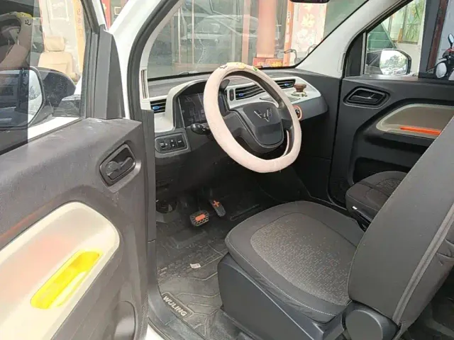 Wuling Hongguang Mini EV — Фото автомобиля 15