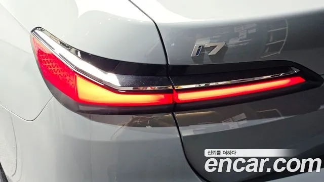 BMW i7 G70 — Фото автомобиля 23