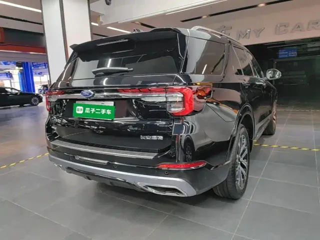 Ford Explorer 2024 2.3T EcoBoost AWD Titanium Edition 6-Seater — Фото автомобиля 6