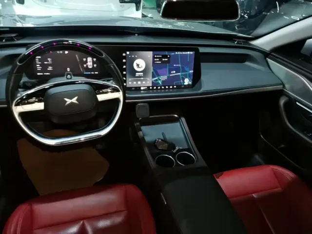 Xpeng P7 — Фото автомобиля 9