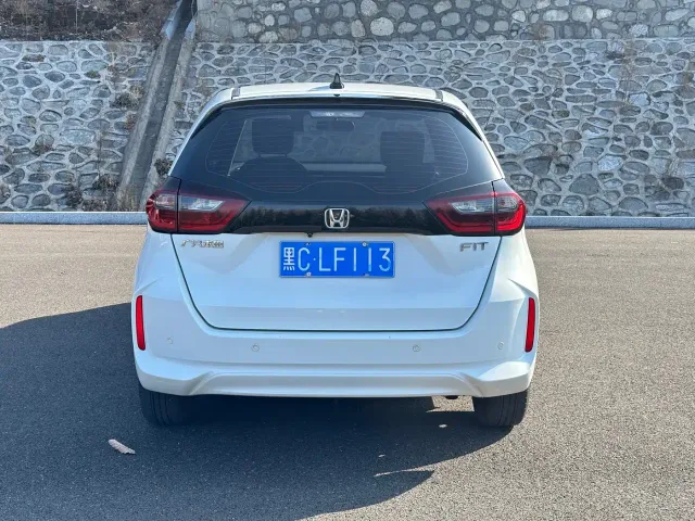Honda Fit — Фото автомобиля 5