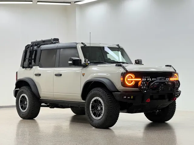 Ford Bronco — Фото автомобиля 3
