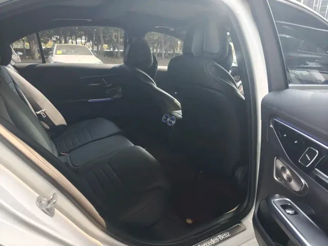 Mercedes-Benz C-Class — Фото автомобиля 4
