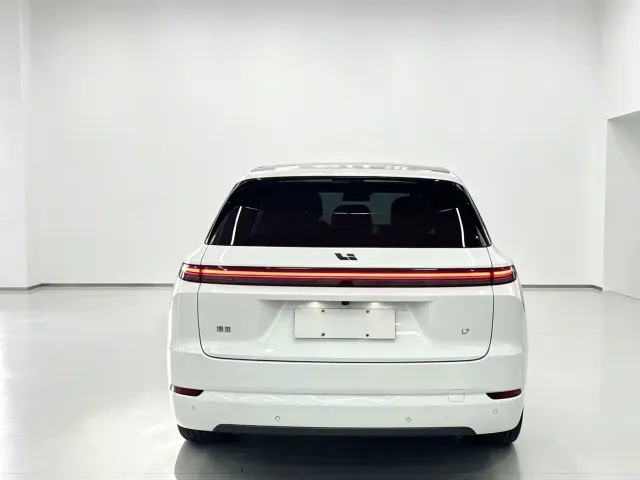 Li Auto L7 — Фото автомобиля 3