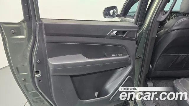KG_Mobility_Ssangyong Rexton Новый Rexton Sport Khan Дизель 2.2 4WD — Фото автомобиля 21