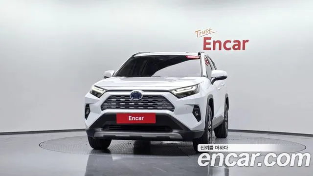 Toyota RAV4 — Фото автомобиля 3