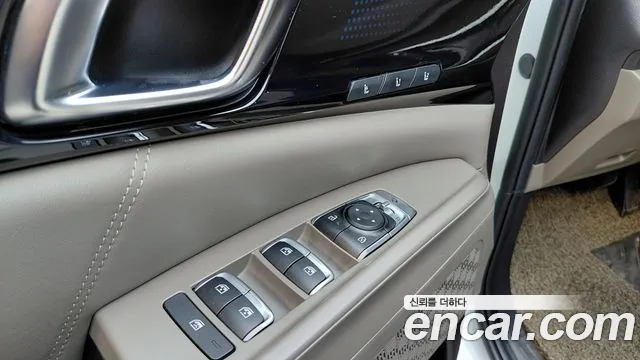 Kia Carnival Generation 4 — Фото автомобиля 28