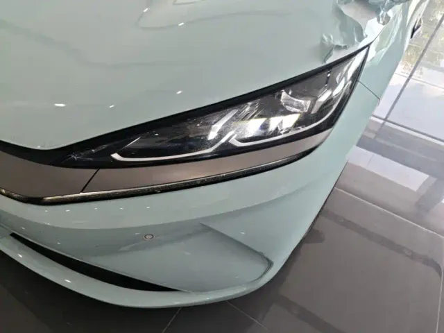 BYD Qin L — Фото автомобиля 23