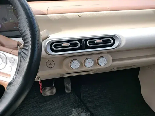 Wuling Hongguang Mini EV — Фото автомобиля 12