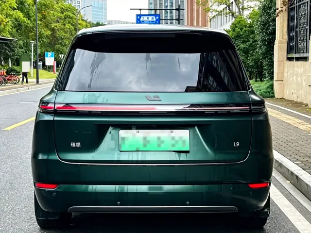 Li Auto L9 — Фото автомобиля 5