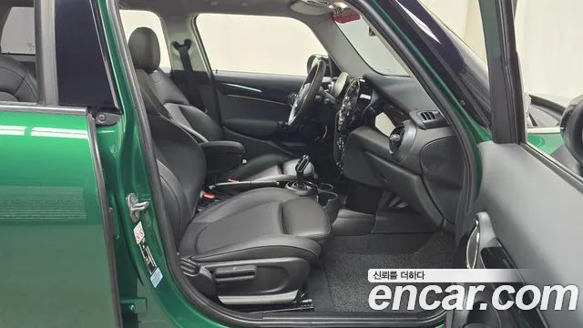 Mini Cooper Cooper 5 дверей Classic Plus — Фото автомобиля 24
