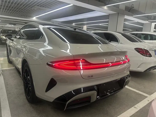 Xiaomi SU7 — Фото автомобиля 11