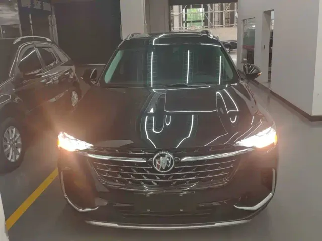 Buick Envision Plus — Фото автомобиля 2