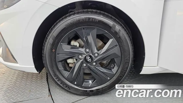 Hyundai AVANTE Avante (CN7) — Фото автомобиля 5