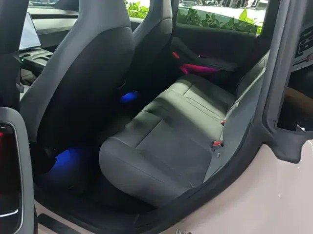 NIO NIO ET5 2022 75kWh — Фото автомобиля 16