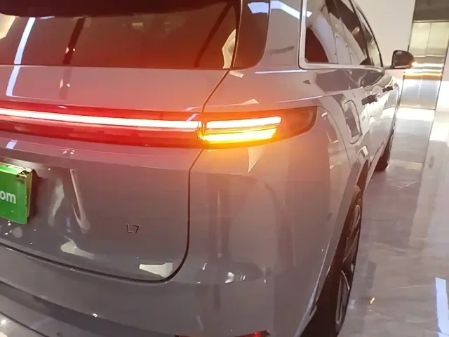 Li Auto L7 — Фото автомобиля 7