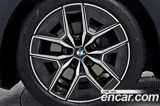 BMW 5 Series G60 — Фото автомобиля 5