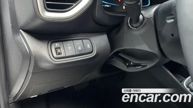 Hyundai Venue — Фото автомобиля 24