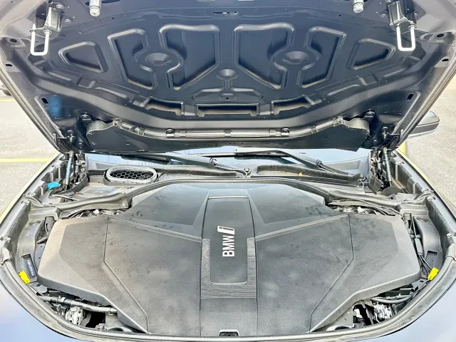 BMW i7 — Фото автомобиля 24