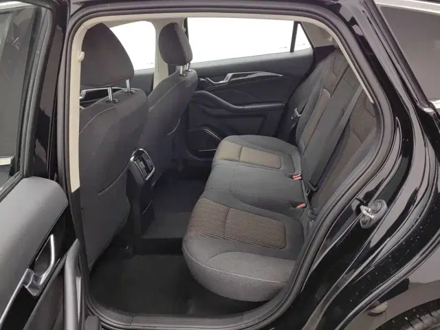 Bestune B70 — Фото автомобиля 15