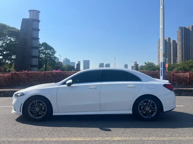 Mercedes-Benz A-Class — Фото автомобиля 21