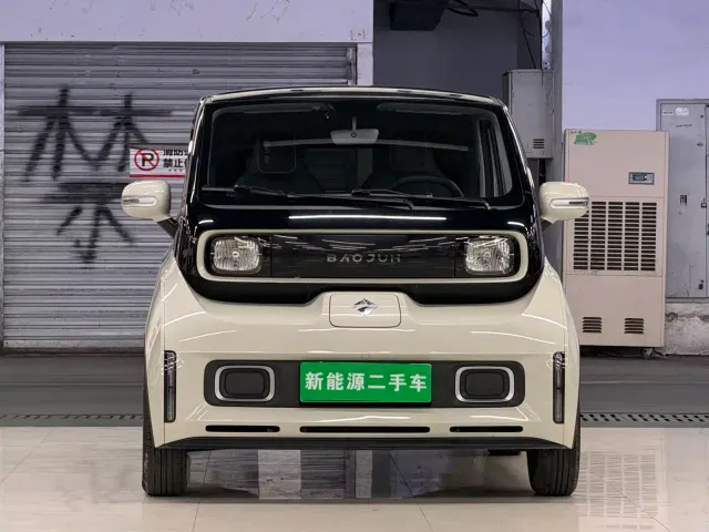 Baojun KiWi EV — Фото автомобиля 2