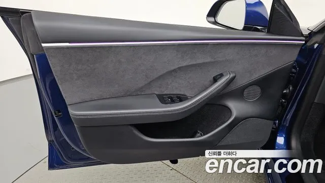 Tesla Model 3 — Фото автомобиля 23
