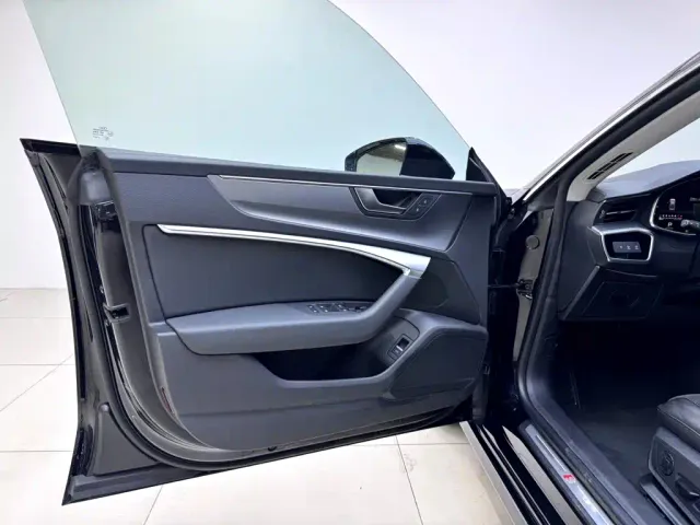 Audi A7L — Фото автомобиля 8