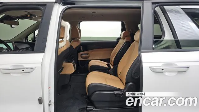 Kia Canival Carnival 4 поколение Дизель 9 мест Prestige — Фото автомобиля 12