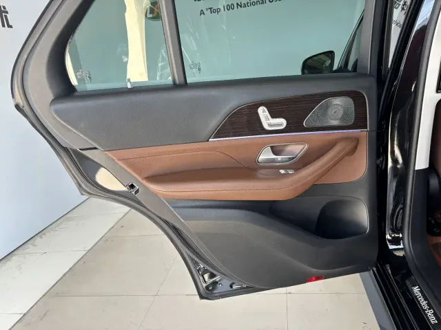 Mercedes-Benz GLE-Class — Фото автомобиля 17