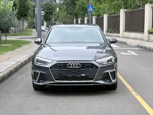 Audi A4L — Фото автомобиля 2