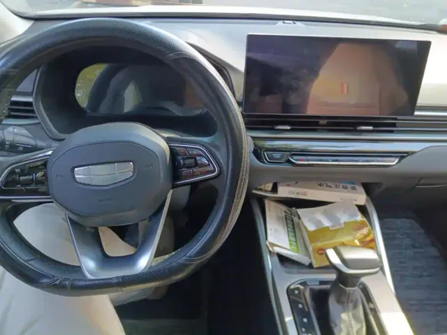 Geely Emgrand — Фото автомобиля 12