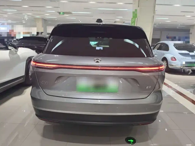 Nio ES8 — Фото автомобиля 5
