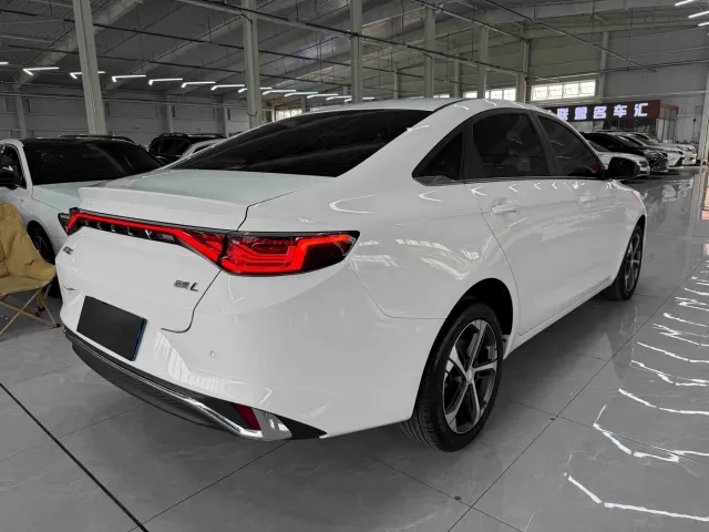 Geely Emgrand L — Фото автомобиля 4