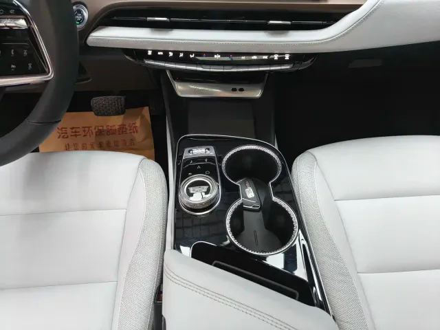 Cadillac GT4 — Фото автомобиля 15