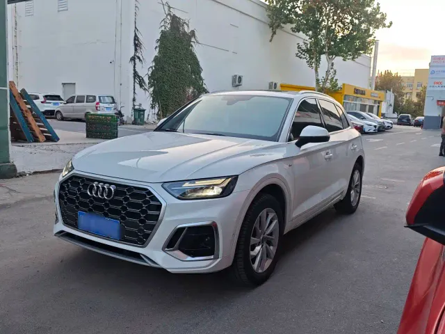 Фотография автомобиля — Audi Q5L