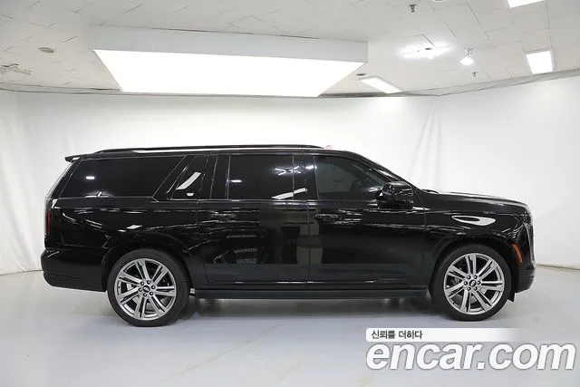 Cadillac Escalade 5th Gen — Фото автомобиля 3
