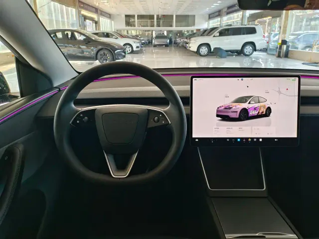Tesla Model Y — Фото автомобиля 18