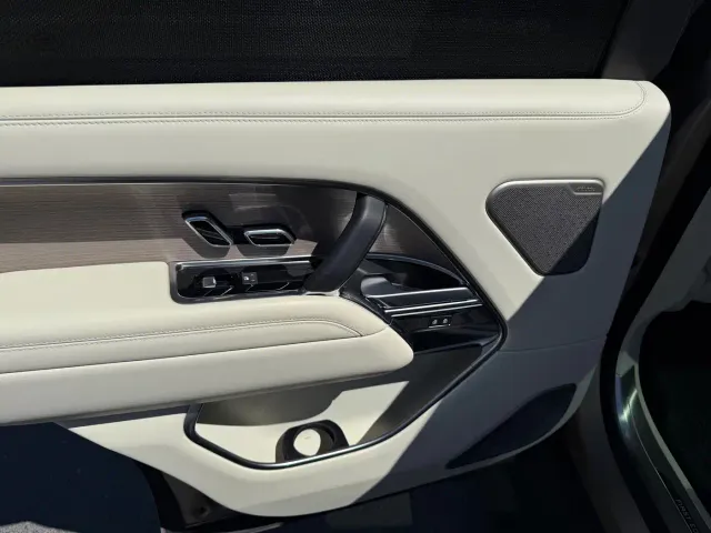 Land Rover Range Rover — Фото автомобиля 16