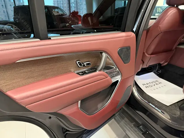 Land Rover Range Rover — Фото автомобиля 15