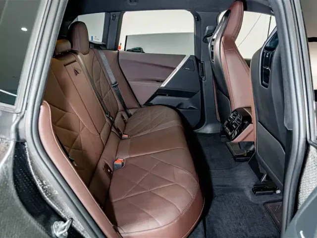 BMW iX — Фото автомобиля 22