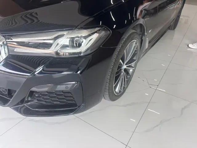 BMW 5 Series — Фото автомобиля 2