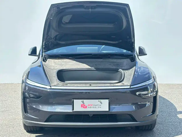 Tesla Model Y — Фото автомобиля 8