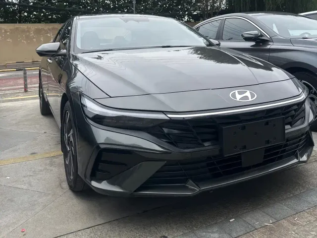 Фотография автомобиля — Hyundai Elantra