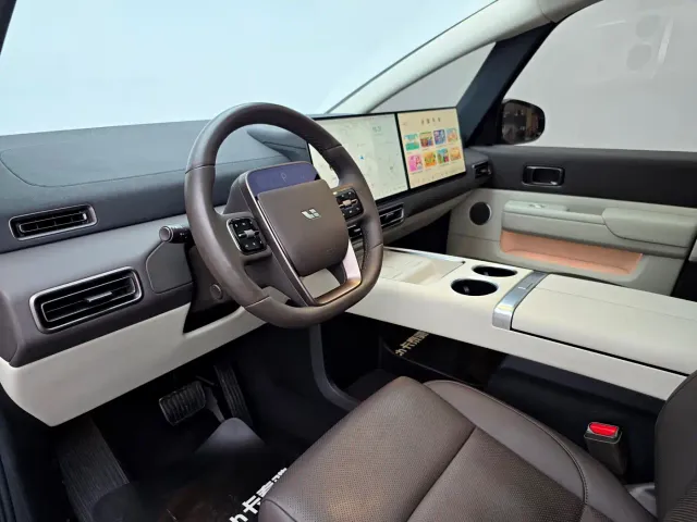 Li Auto MEGA — Фото автомобиля 12