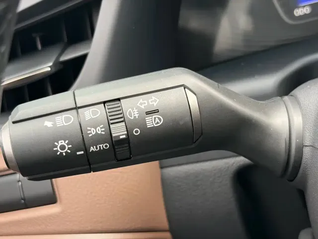 Lexus Lexus ES 2025 200 Ultimate Edition — Фото автомобиля 17