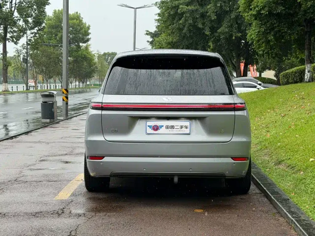 Li Auto L9 — Фото автомобиля 5