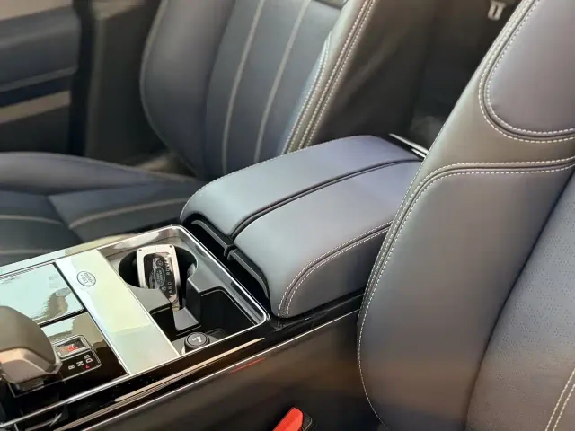 Land Rover Range Rover Velar — Фото автомобиля 12