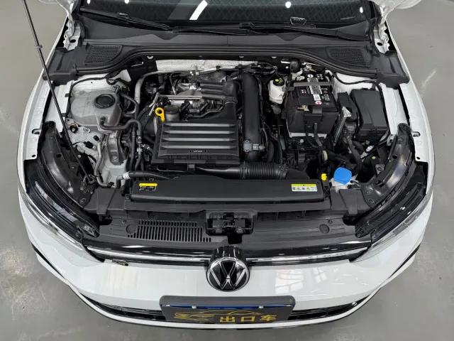 Volkswagen Golf — Фото автомобиля 20